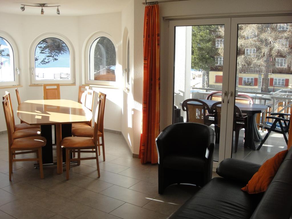 Haus Alpenstern Apartment Saas-Grund Ruang foto