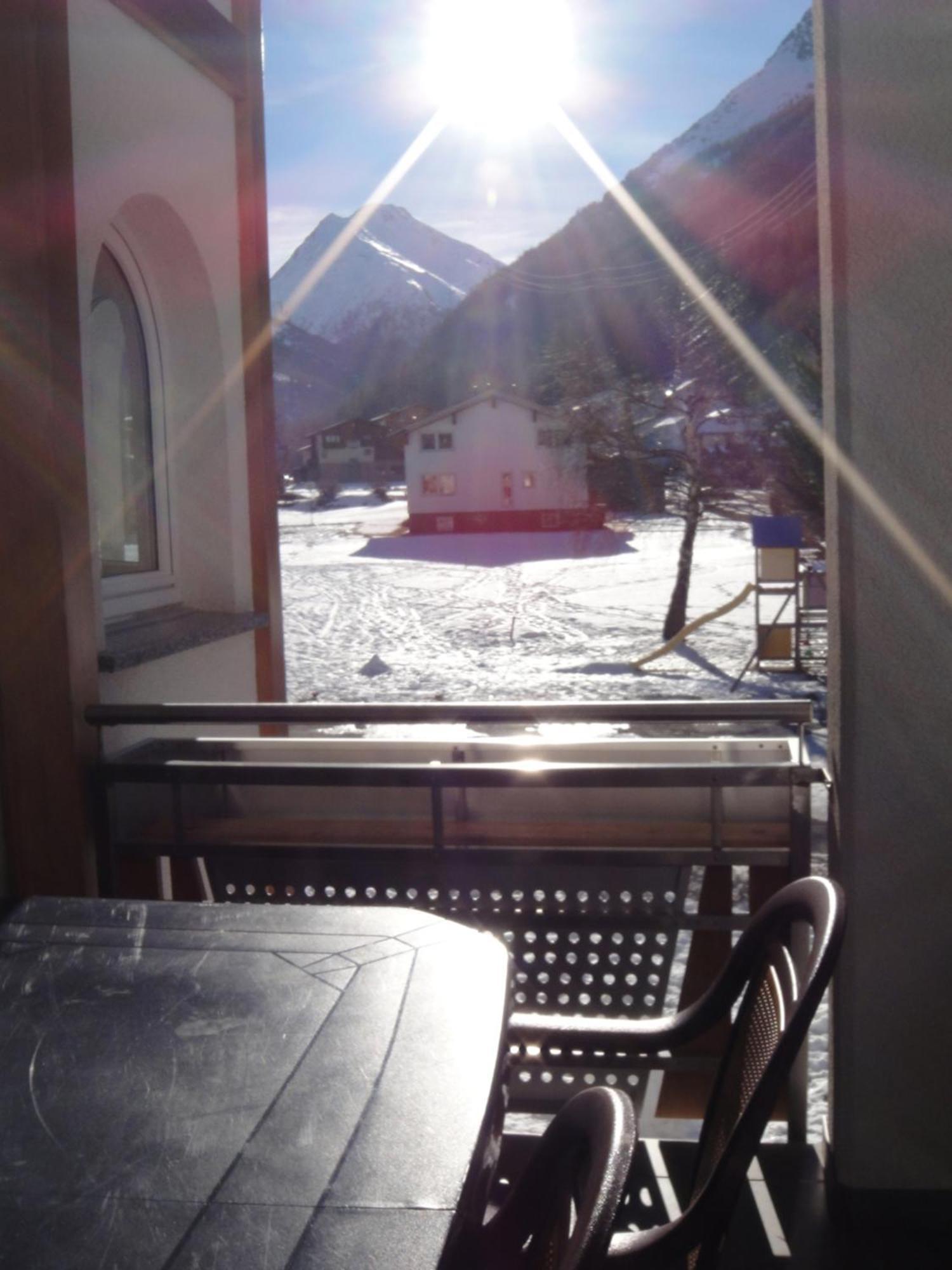 Haus Alpenstern Apartment Saas-Grund Ruang foto