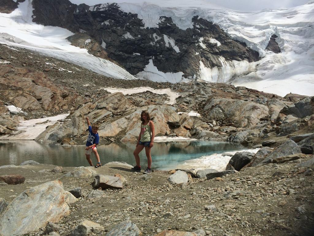 Haus Alpenstern Apartment Saas-Grund Bagian luar foto